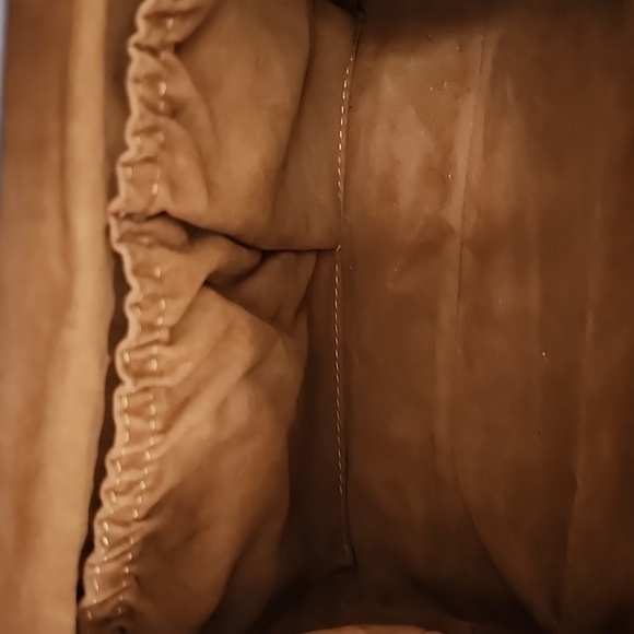 Patricia Nash Gray Floral Embossed Leather Crossbody - Picture 10 of 12